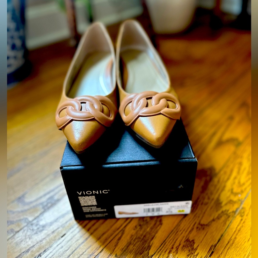Vionic Arielle Pointy Toe Flats